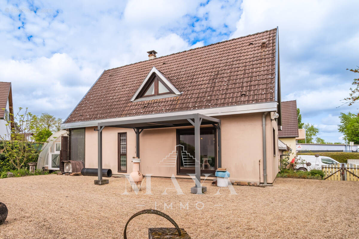 Maison à VILLAGE-NEUF