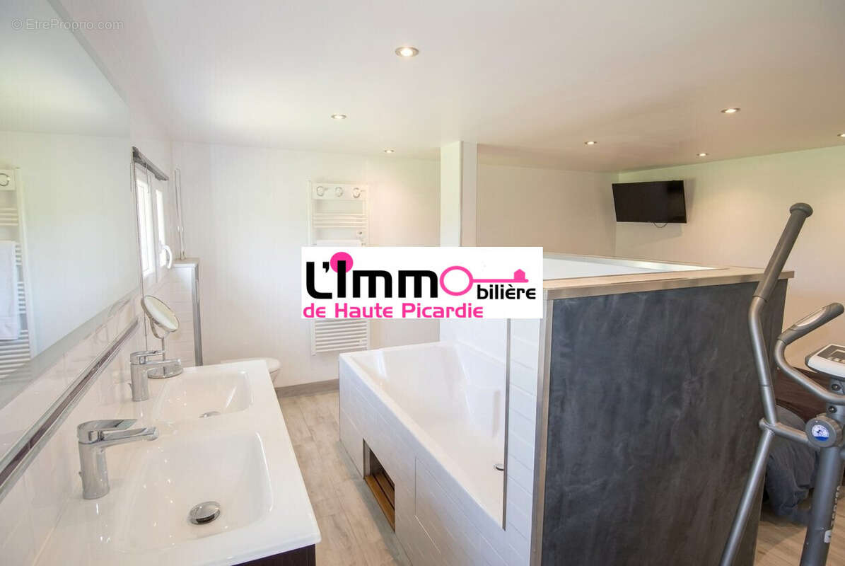 Maison à ROSIERES-EN-SANTERRE