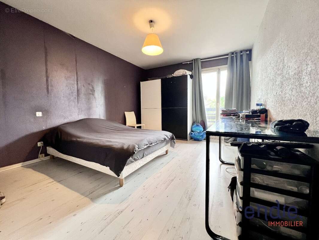 Commerce à NIEUIL-L&#039;ESPOIR