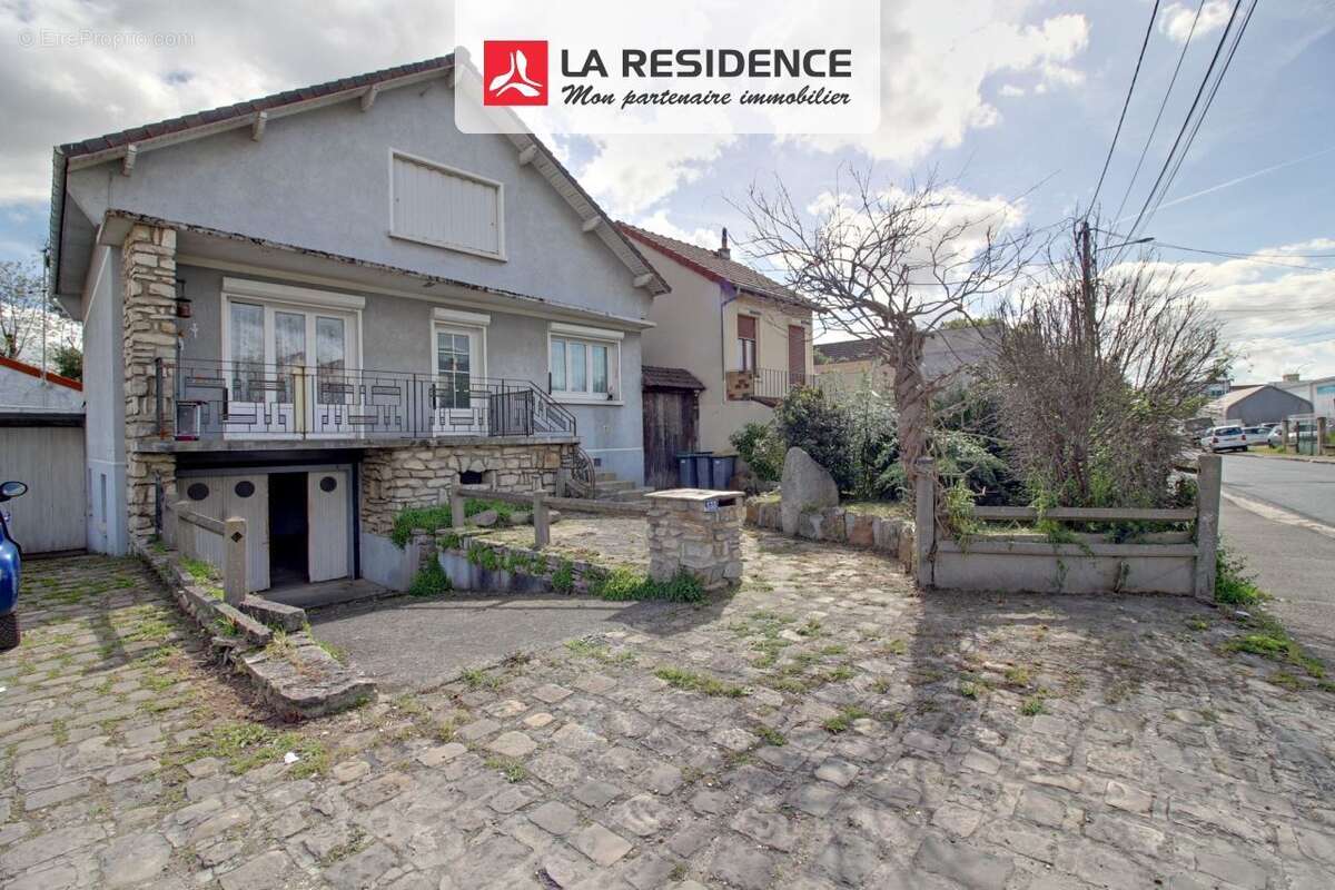 Maison à LES MUREAUX