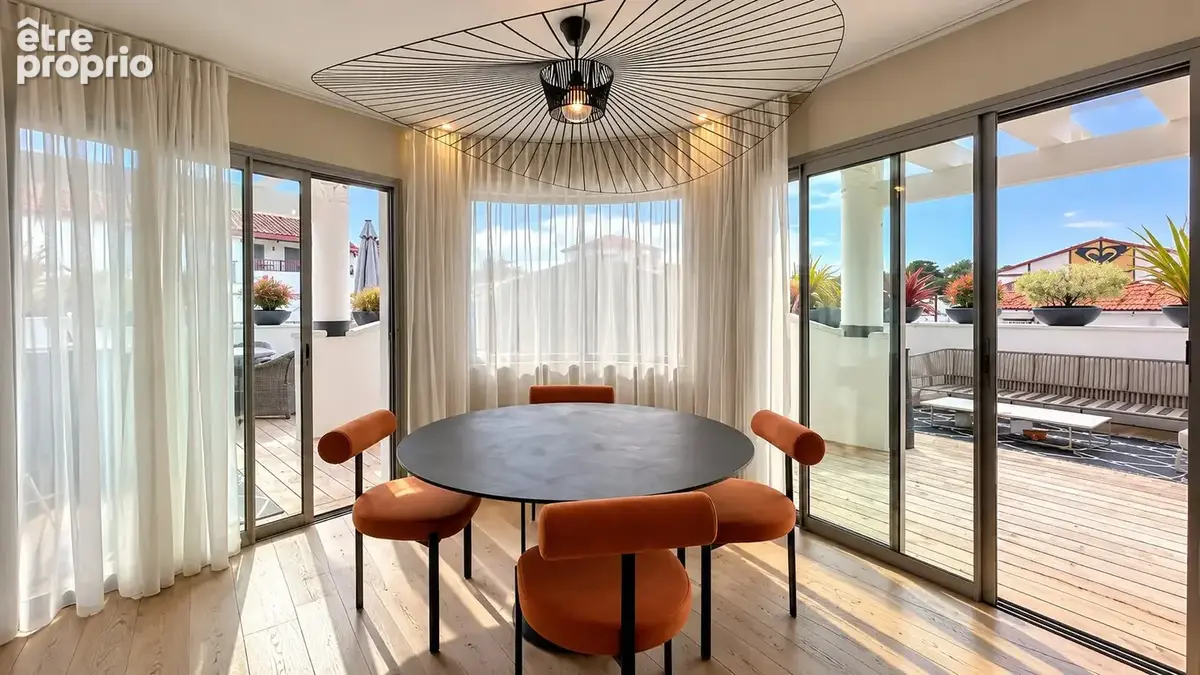 Centre Ville Hossegor, appartement de 100m2 avec terrasse de 55 m2, 2 boxes privatifs en sous-sol - photo 9