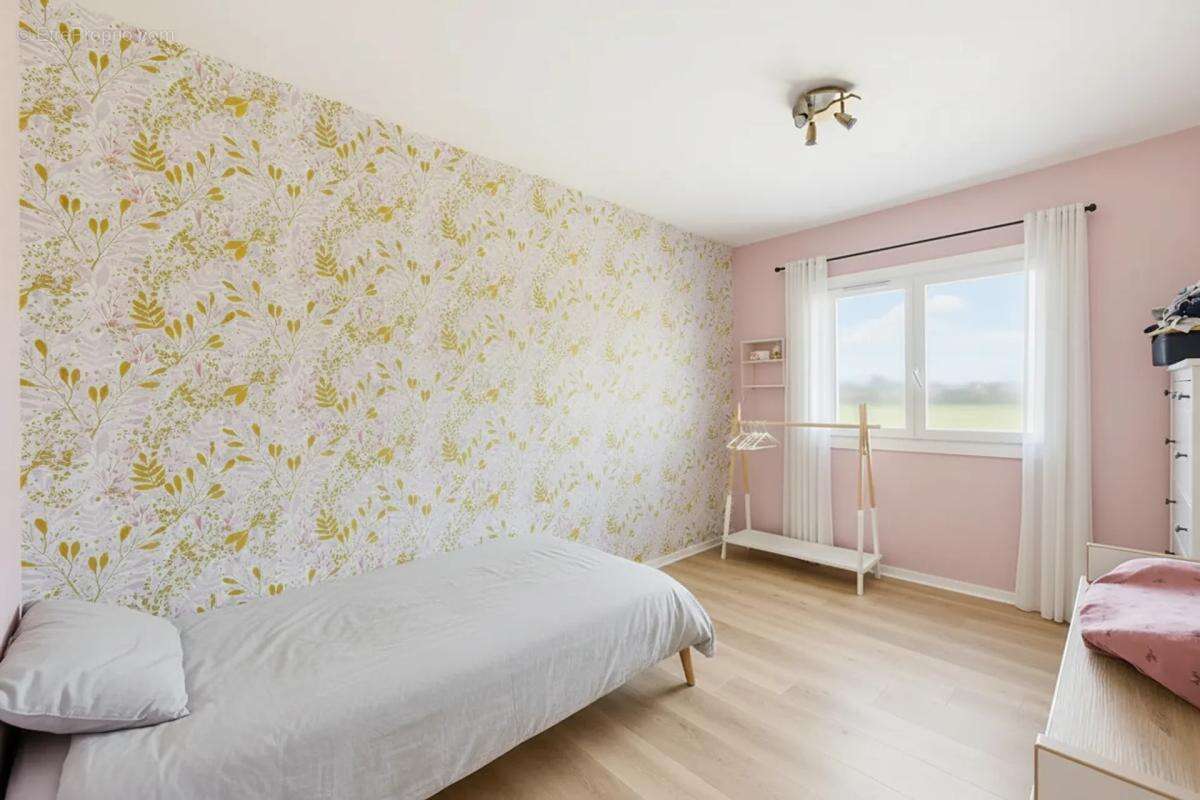 Maison de 6 pièces de 160 m² à Izon - photo 11