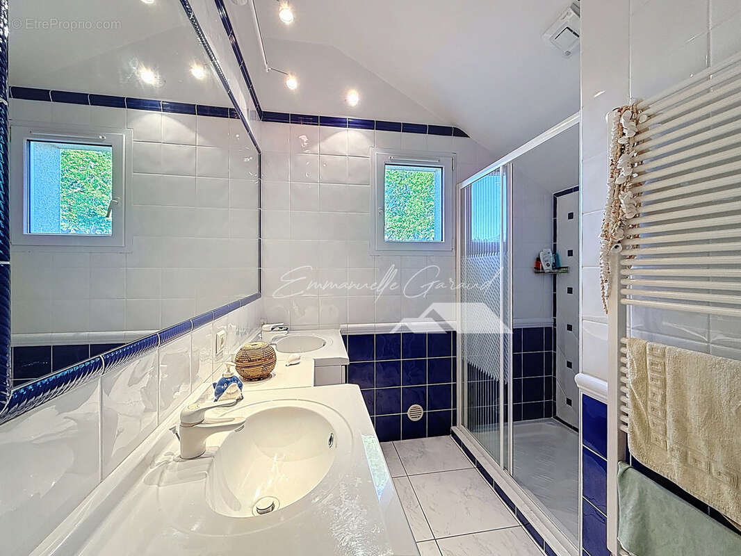 Maison à SAINT-BEAUZELY