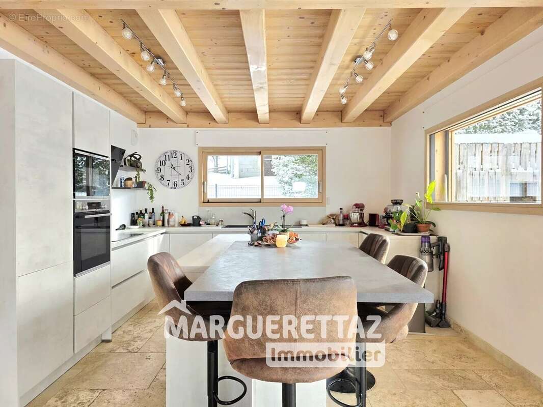 Maison à VIUZ-EN-SALLAZ