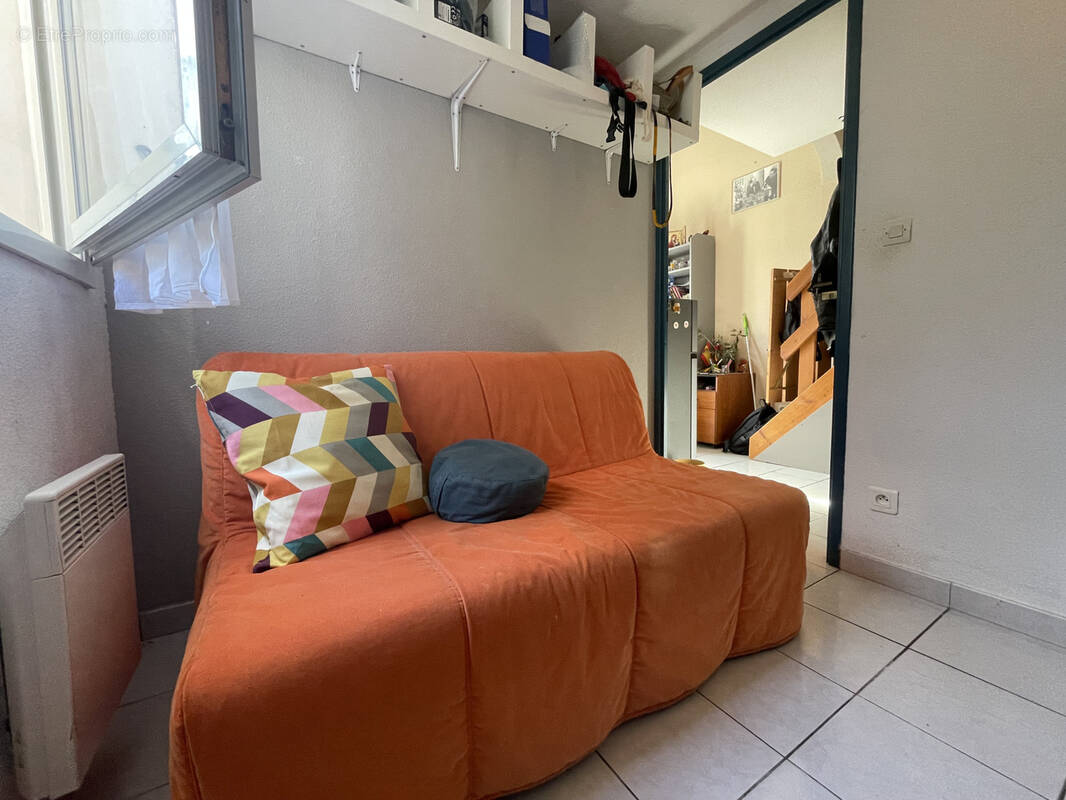 Maison à VIC-LA-GARDIOLE