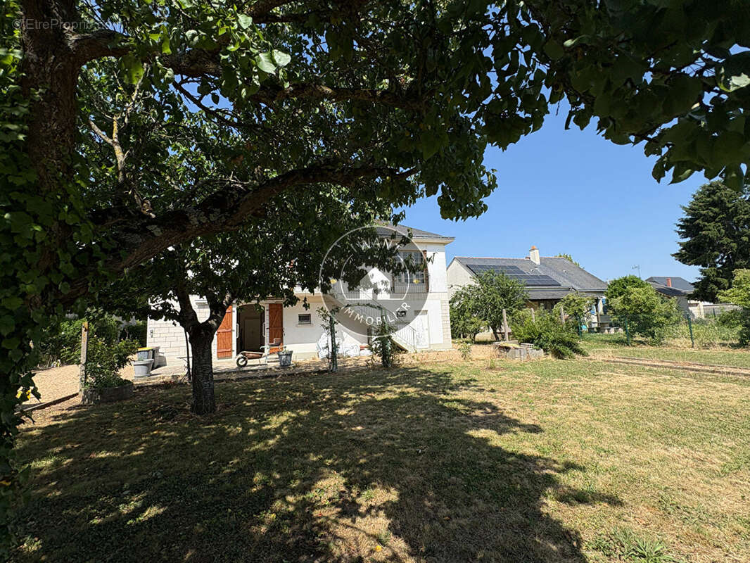 Maison à GENNES