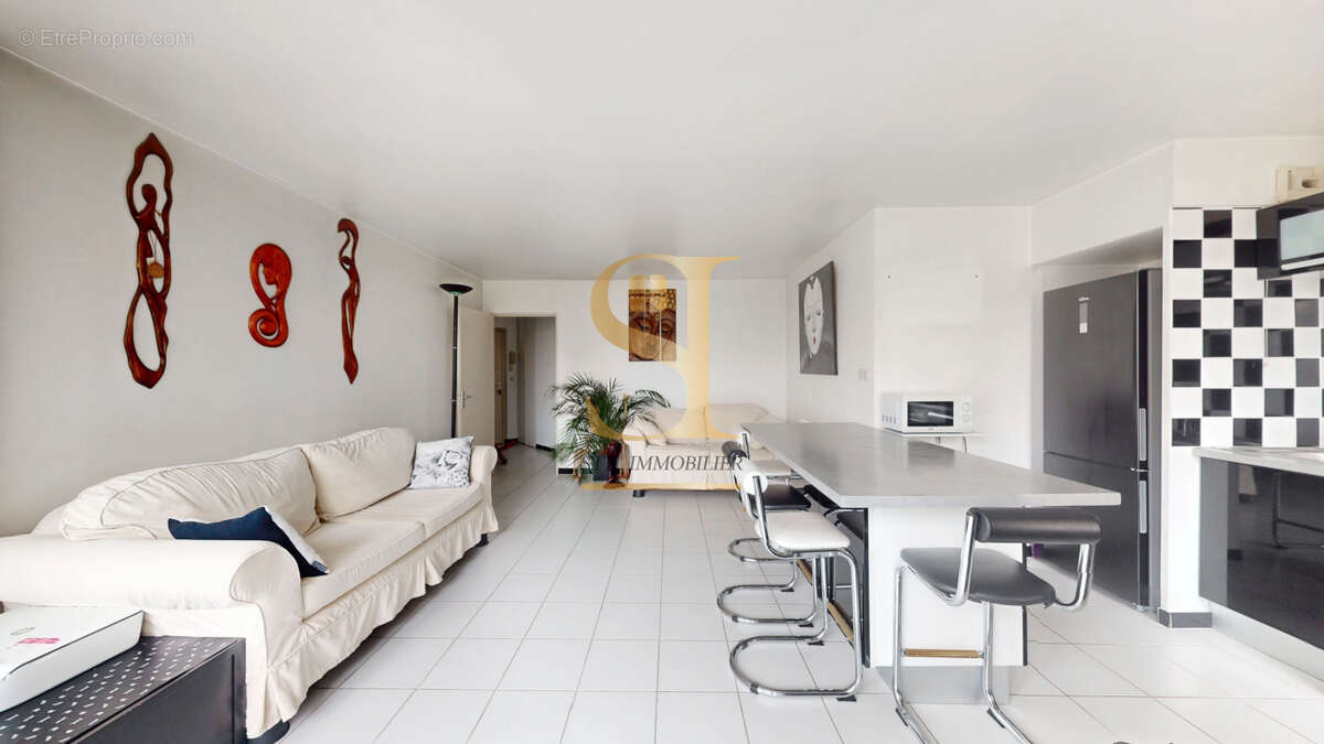 Appartement à SAVIGNY-LE-TEMPLE