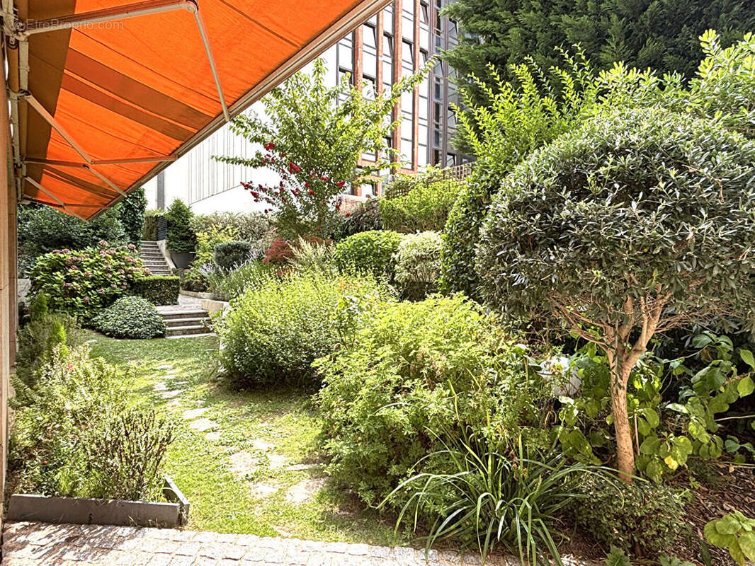 Appartement à LEVALLOIS-PERRET