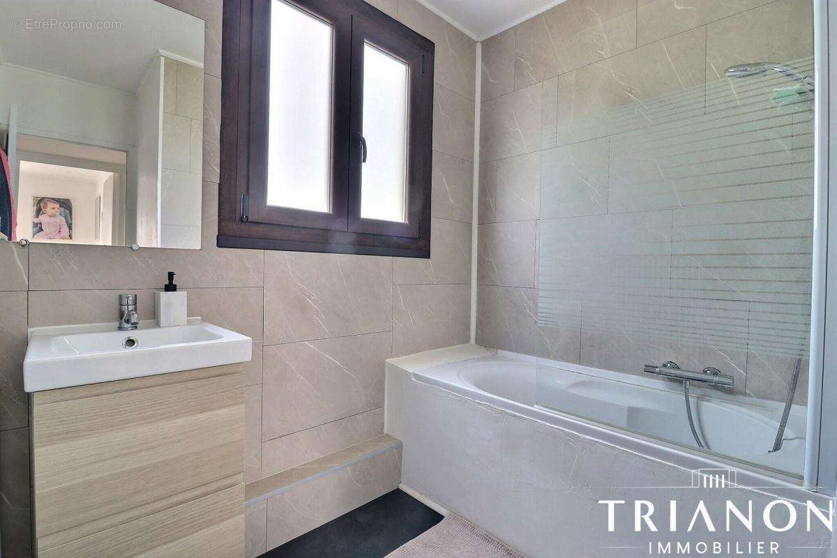 4 pièces, 2 chambres, balcon, cave, box, Les Clayes-sous-Bois - photo 9