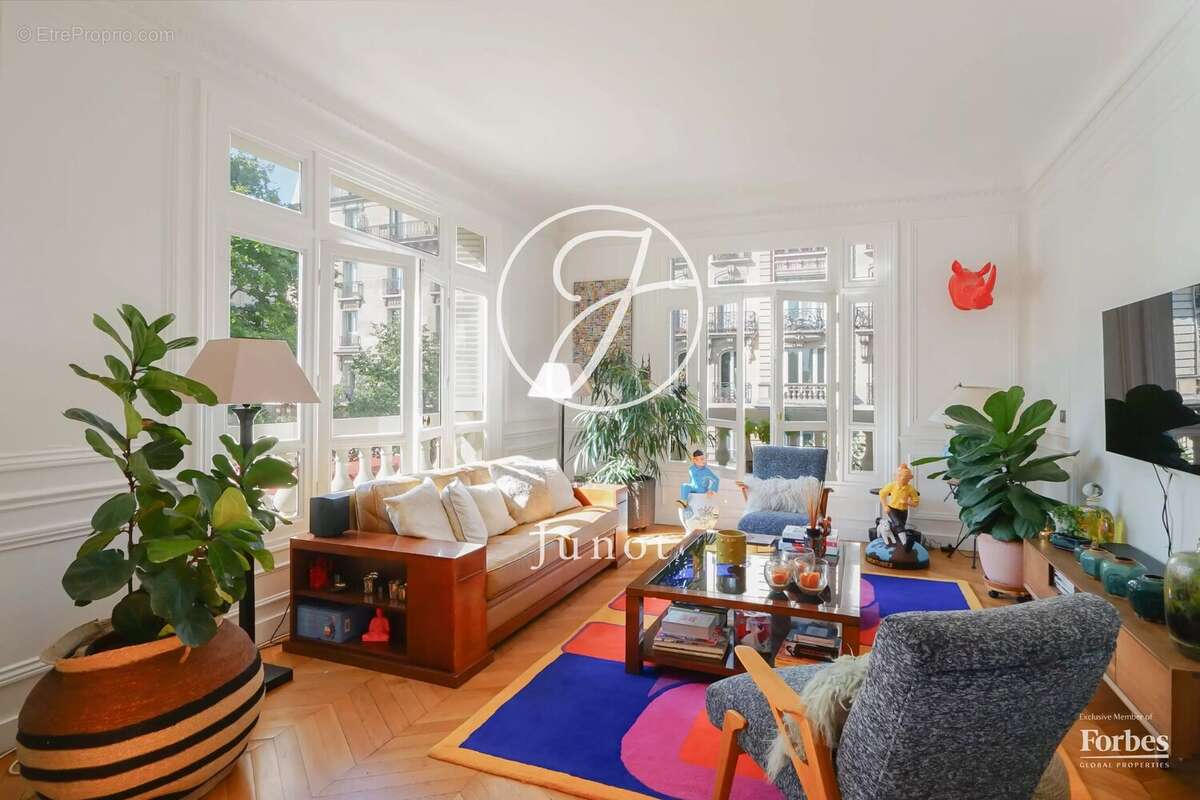 Appartement à PARIS-7E