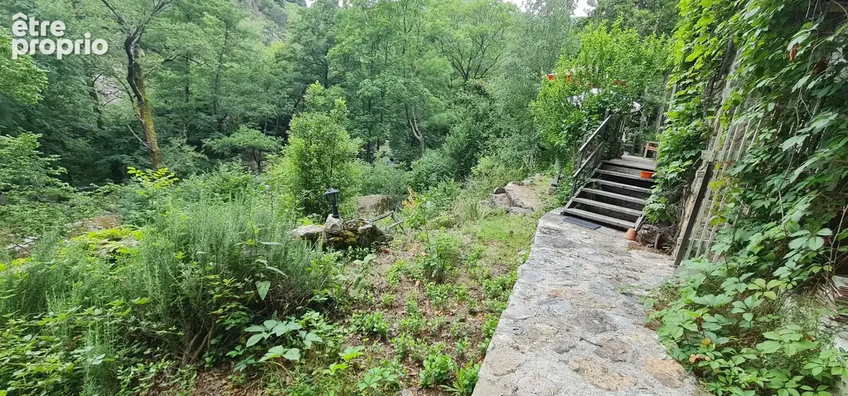 Maison et jardin en bordure de rivière - à rafraîchir - bon toit - photo 15