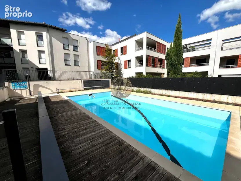 Produit rare à Marcy-l’Étoile   T3 traversant avec deux jardins Privatifs, piscine et double garage - photo 2