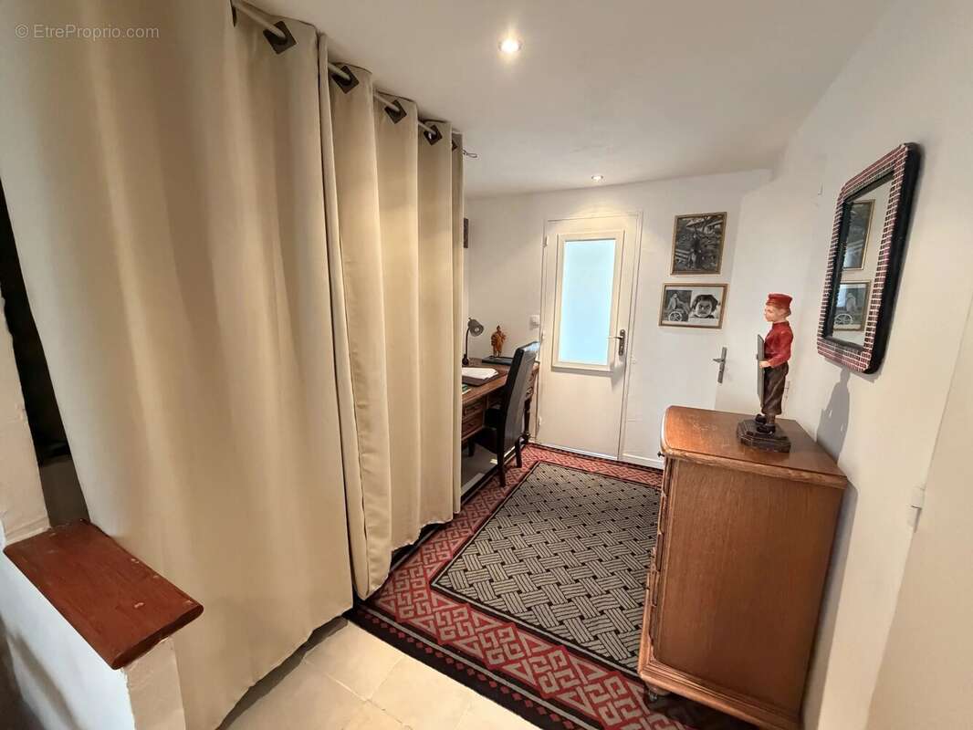 Maison à ENTREVAUX