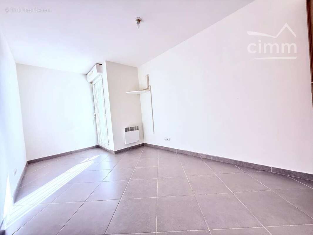 Appartement à PORT-SAINT-LOUIS-DU-RHONE