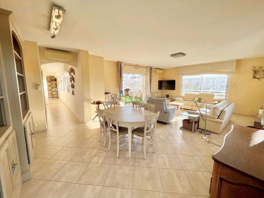 Appartement à SAINT-RAPHAEL