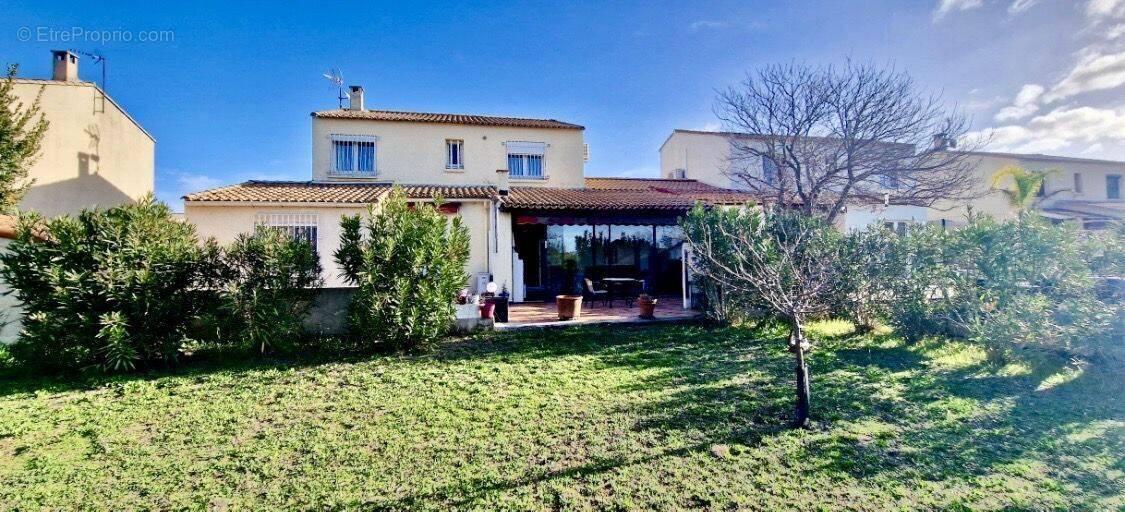 Maison à MAUGUIO