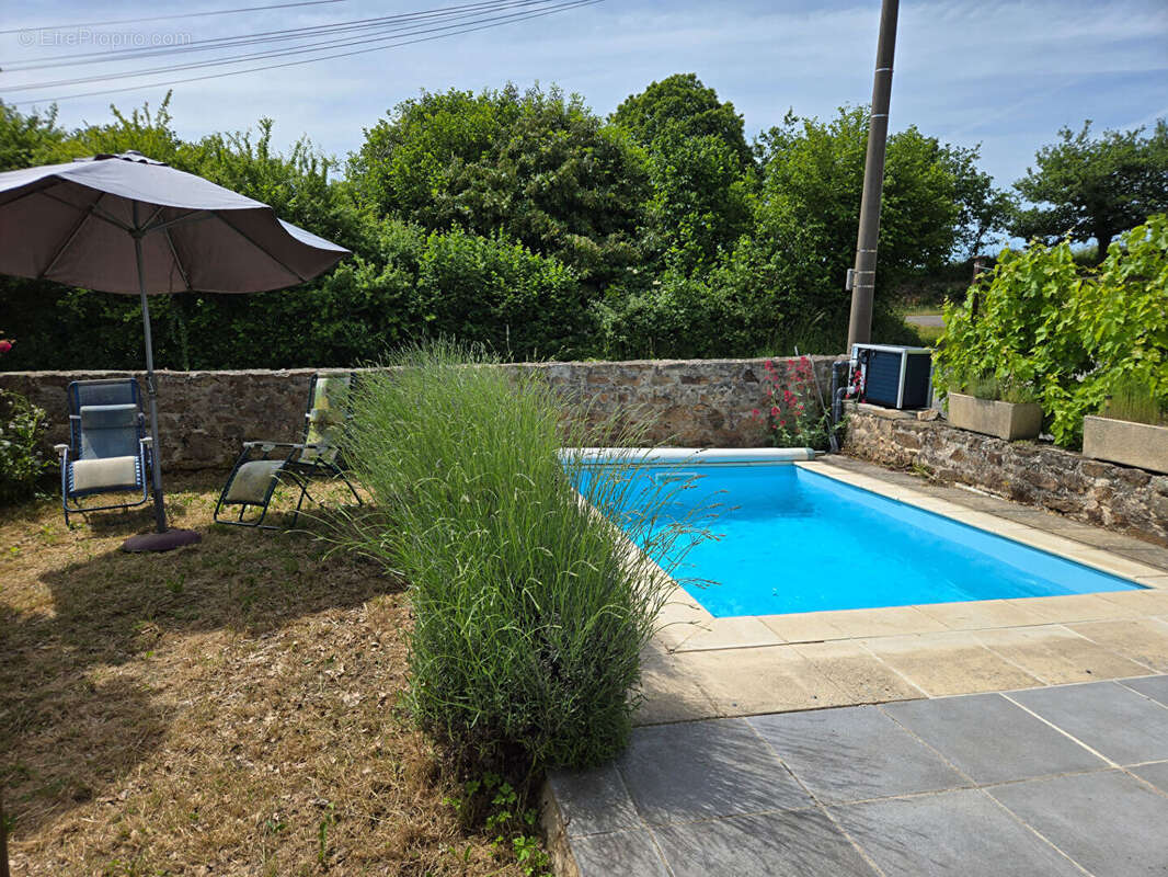 Maison à SAINT-HILAIRE-LA-TREILLE