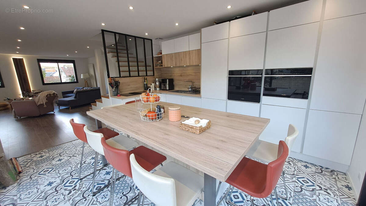 Maison à SAINT-REMY-LES-CHEVREUSE