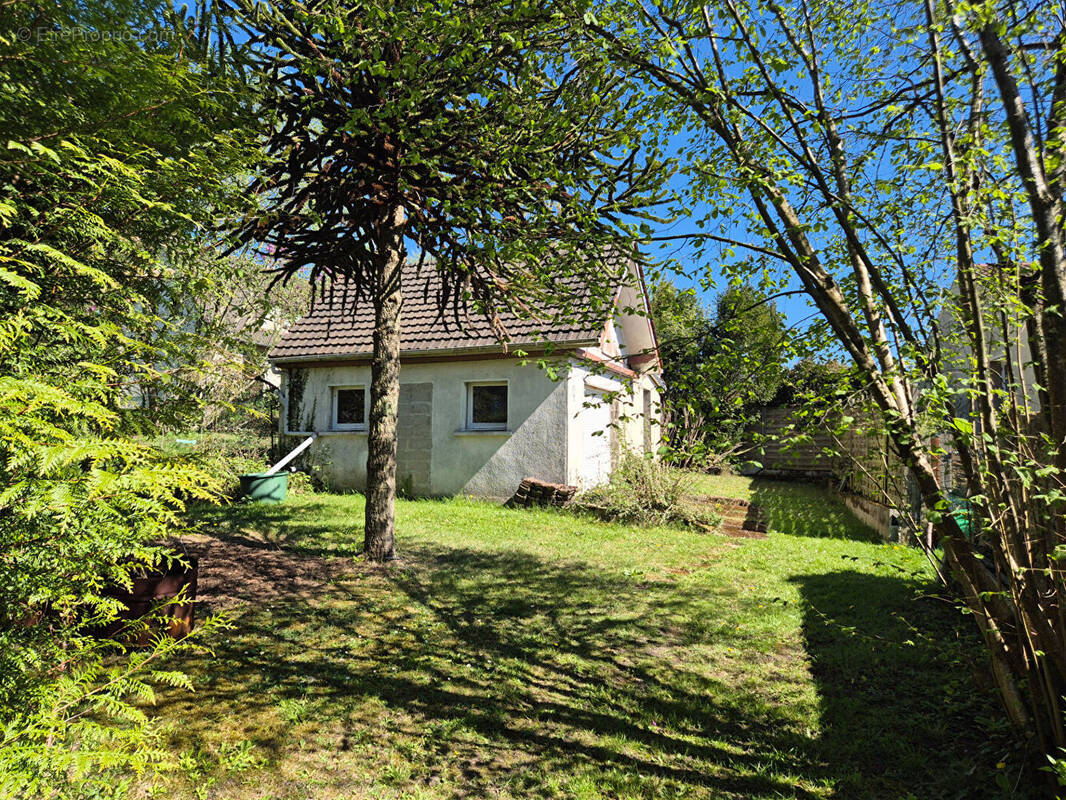 Terrain à SAINT-MARTIN-DU-TERTRE