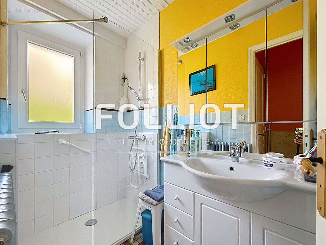 Maison à BRICQUEVILLE-SUR-MER