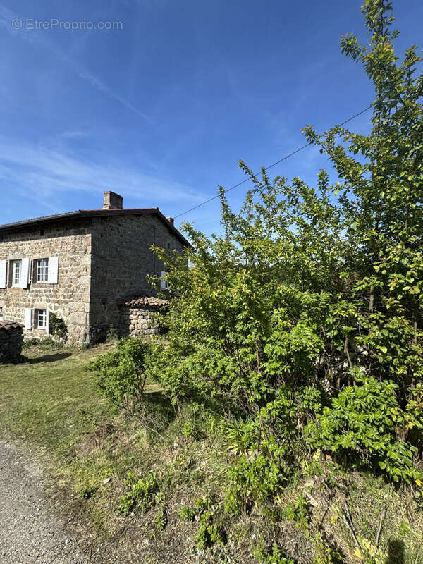 Maison à SAINT-JUST-MALMONT