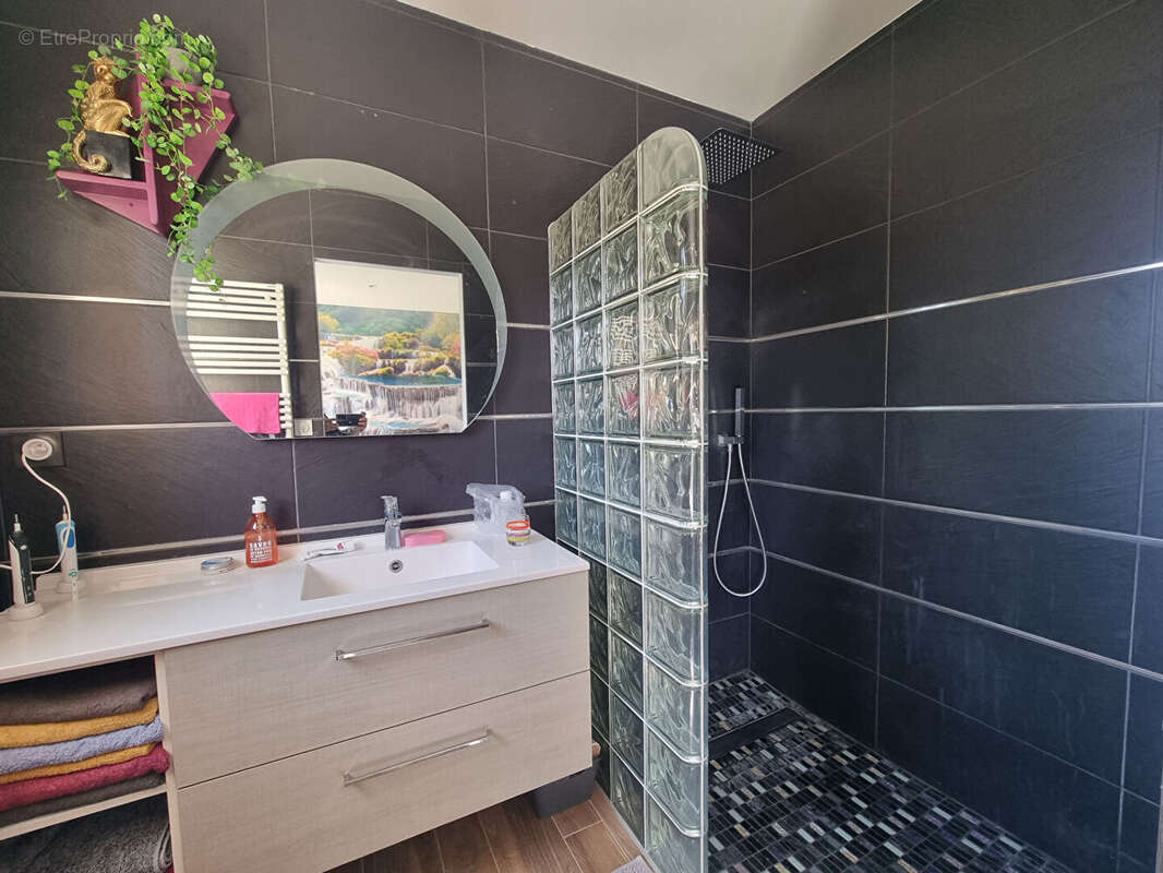 Maison à DRAGEY-RONTHON