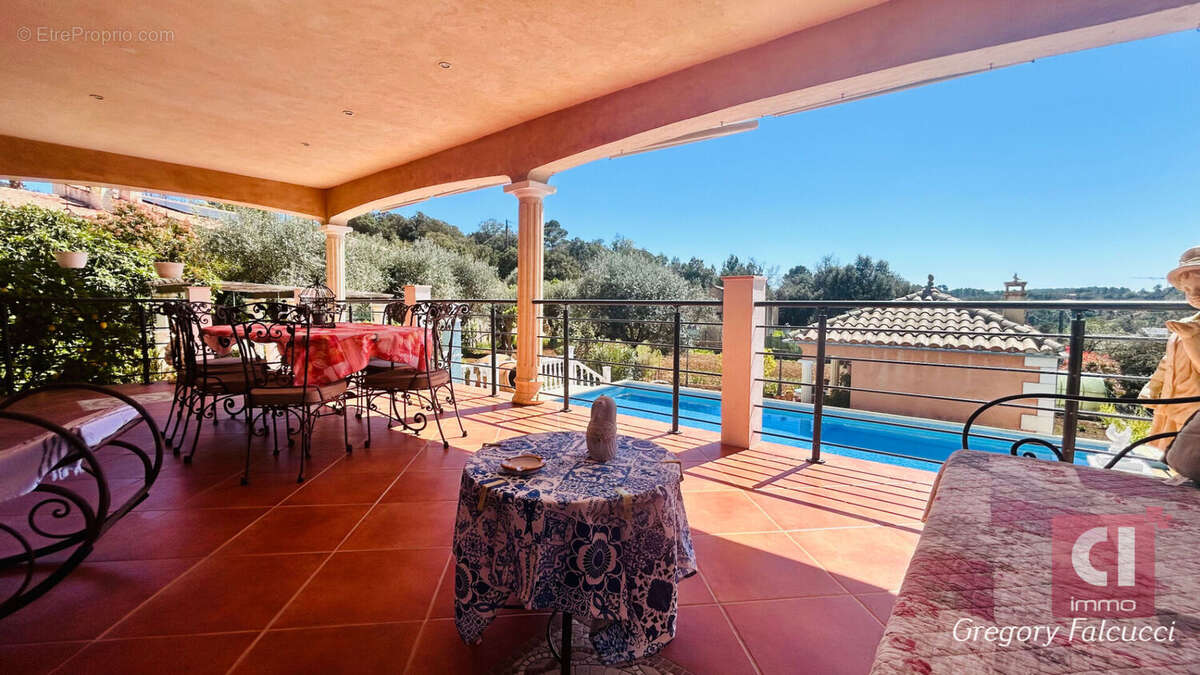 Maison à FLASSANS-SUR-ISSOLE