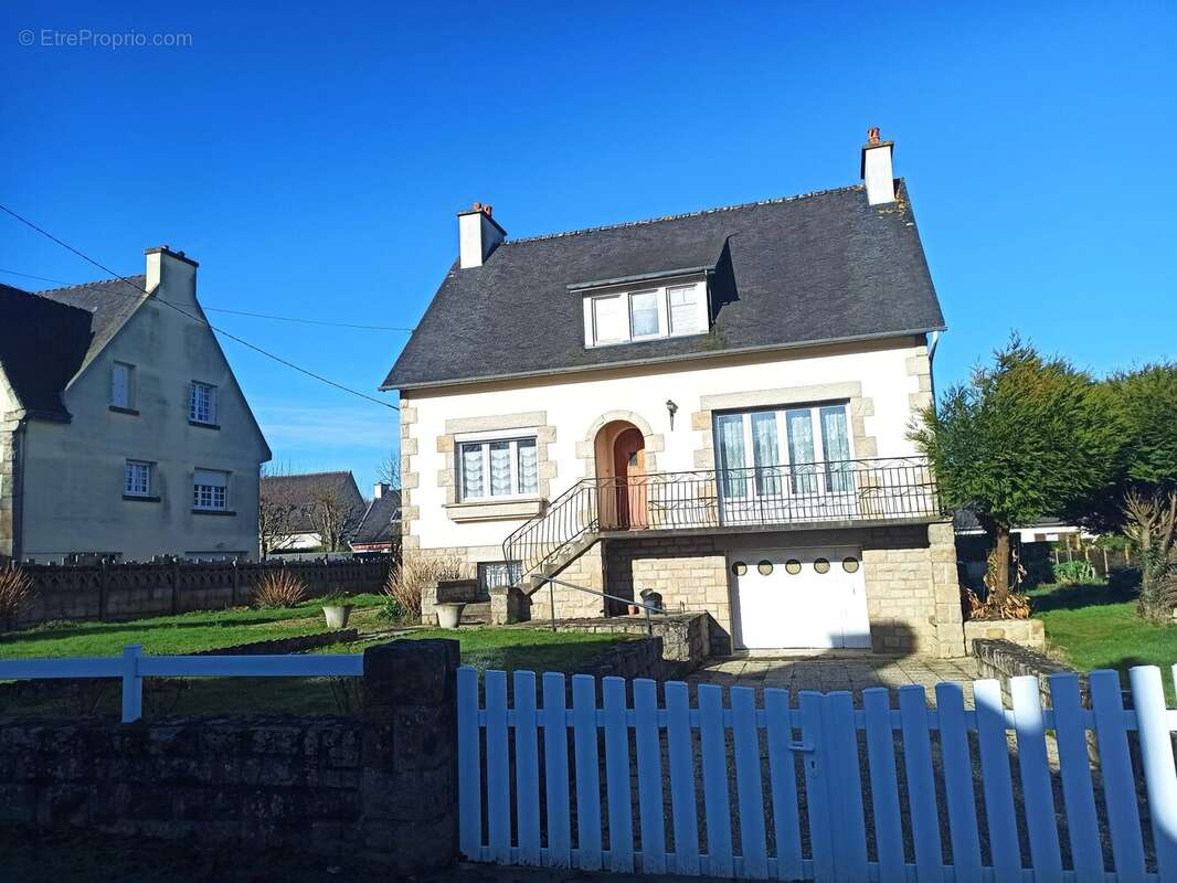 Maison à SAINT-SAMSON-SUR-RANCE