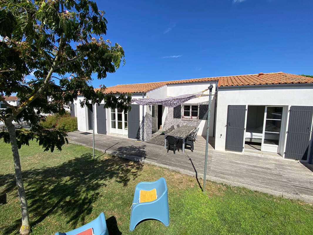 SAINT DENIS - très belle Villa de 2018 - 6 chambres - 153 m2 - photo 2