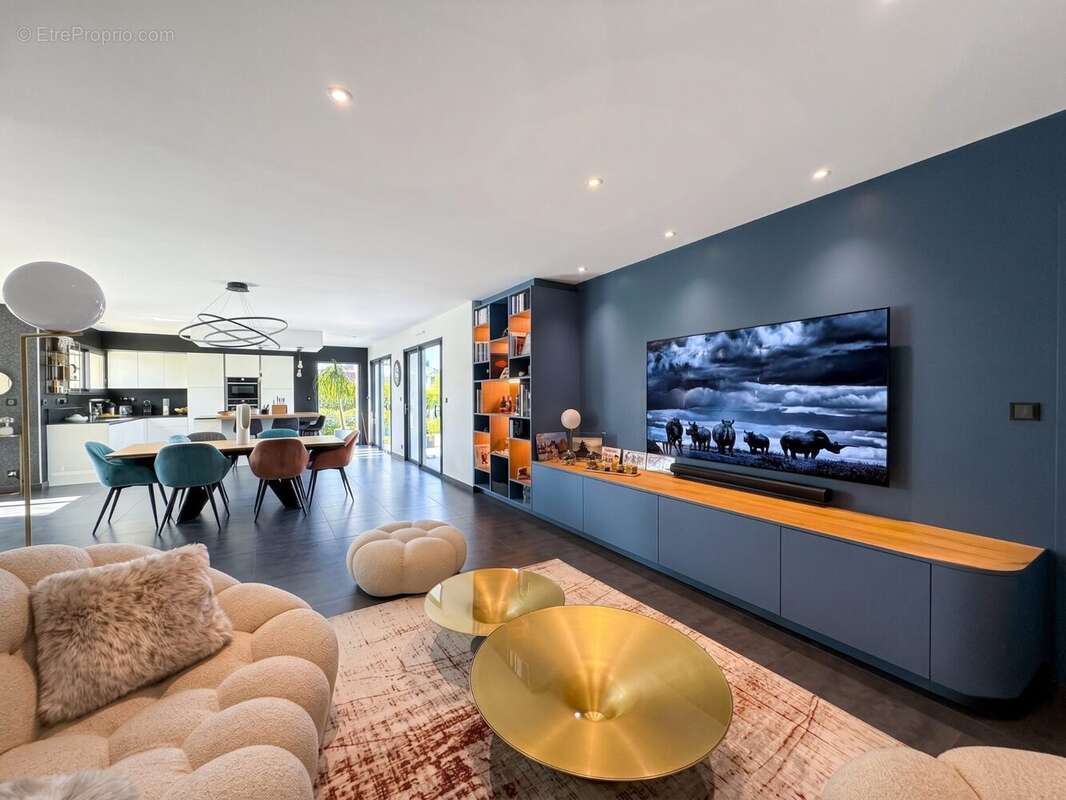 Maison 208 m² à Cesson-Sevigne  - photo 2