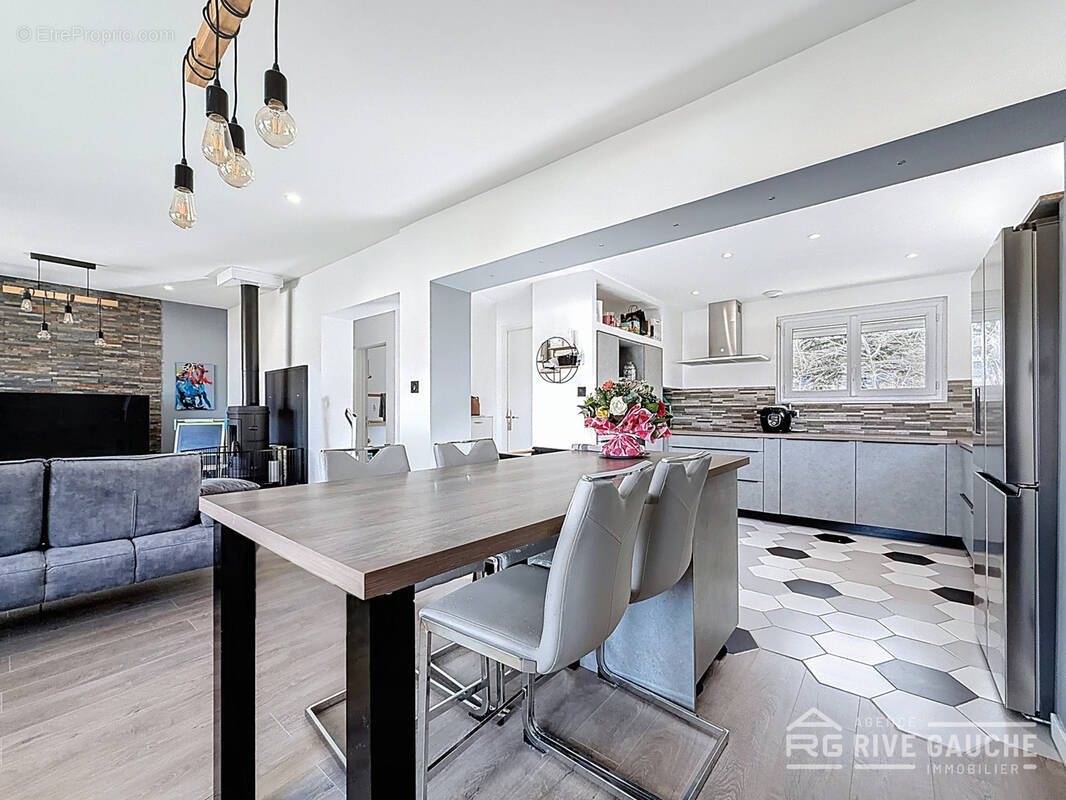 Maison à ROUSSILLON