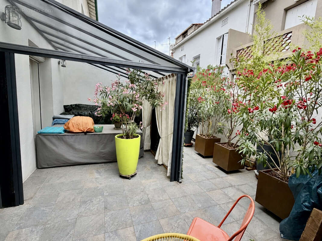 Villa entièrement rénovée T6 avec Parking et cours aménagée secteur Palmarole 66000 Perpignan - photo 10