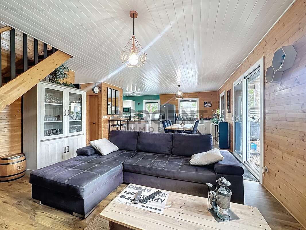 Maison à JOIGNY-SUR-MEUSE