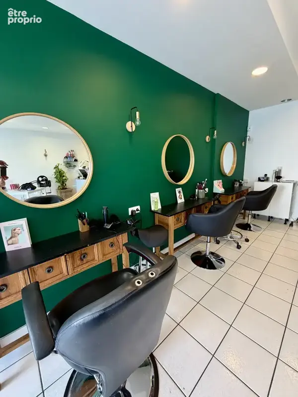 Salon de coiffure mixte hyper-centre face Mairie. - photo 2