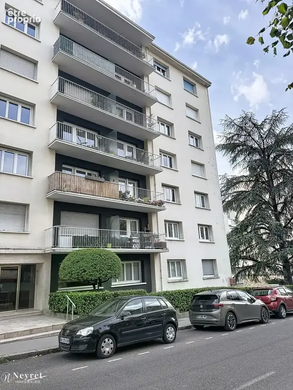 Appartement à SAINT-ETIENNE