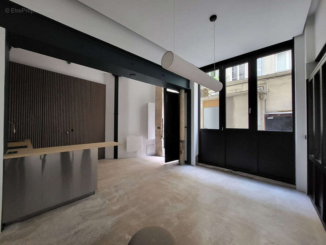 Appartement à PARIS-10E