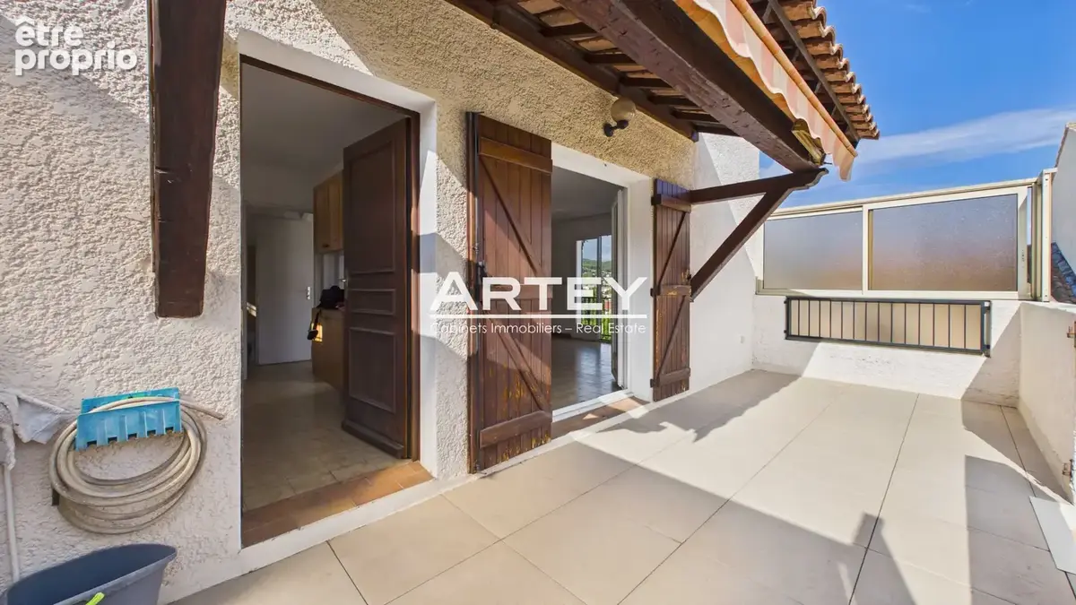 Appartement type 3 64 m2 proche port - 2 Chambres - 2 terrasses - Garage - photo 2