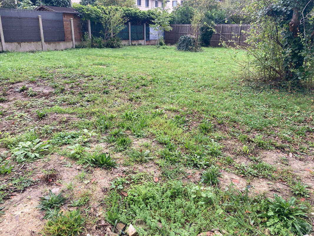 Terrain à SOISY-SOUS-MONTMORENCY