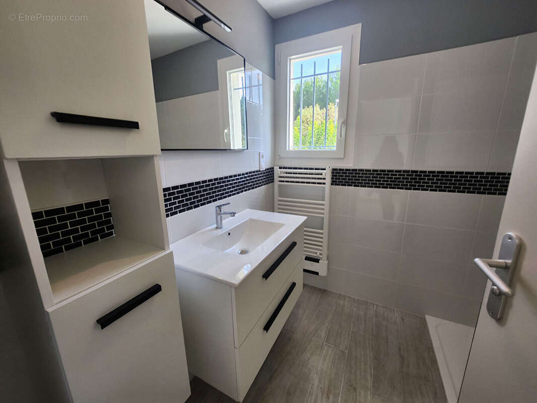 Maison à MORIERES-LES-AVIGNON