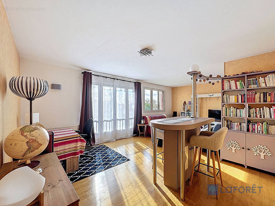 Appartement à SAINT-GERMAIN-LES-ARPAJON