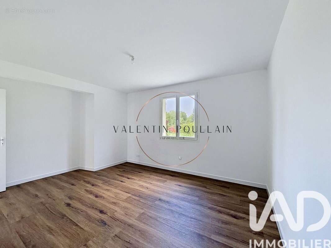 Maison 140 m² à Saint-Gilles  - photo 6