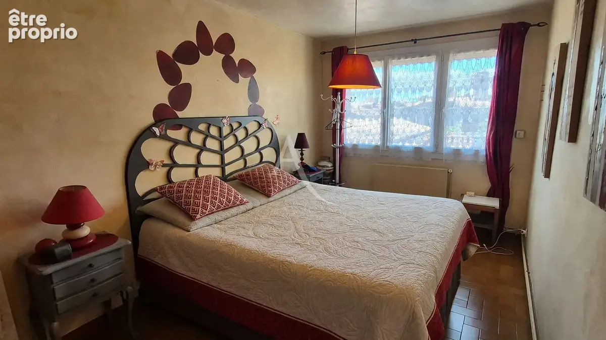 Appartement T3 77m², vue cathédrale, cave, dernier étage - photo 10