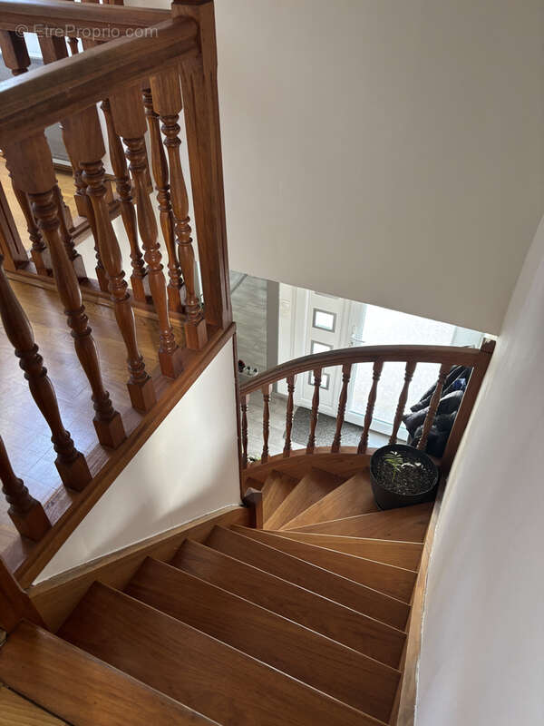 Maison à JOUY-LE-CHATEL