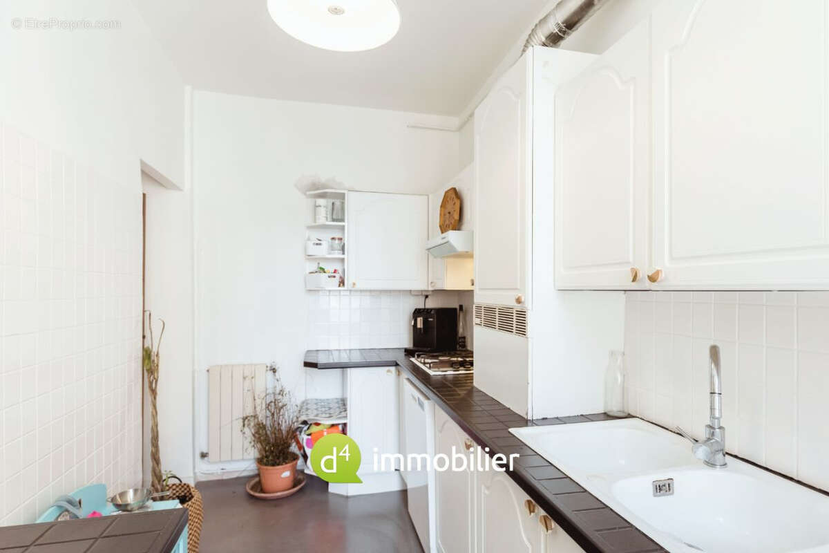 Appartement à MARSEILLE-6E