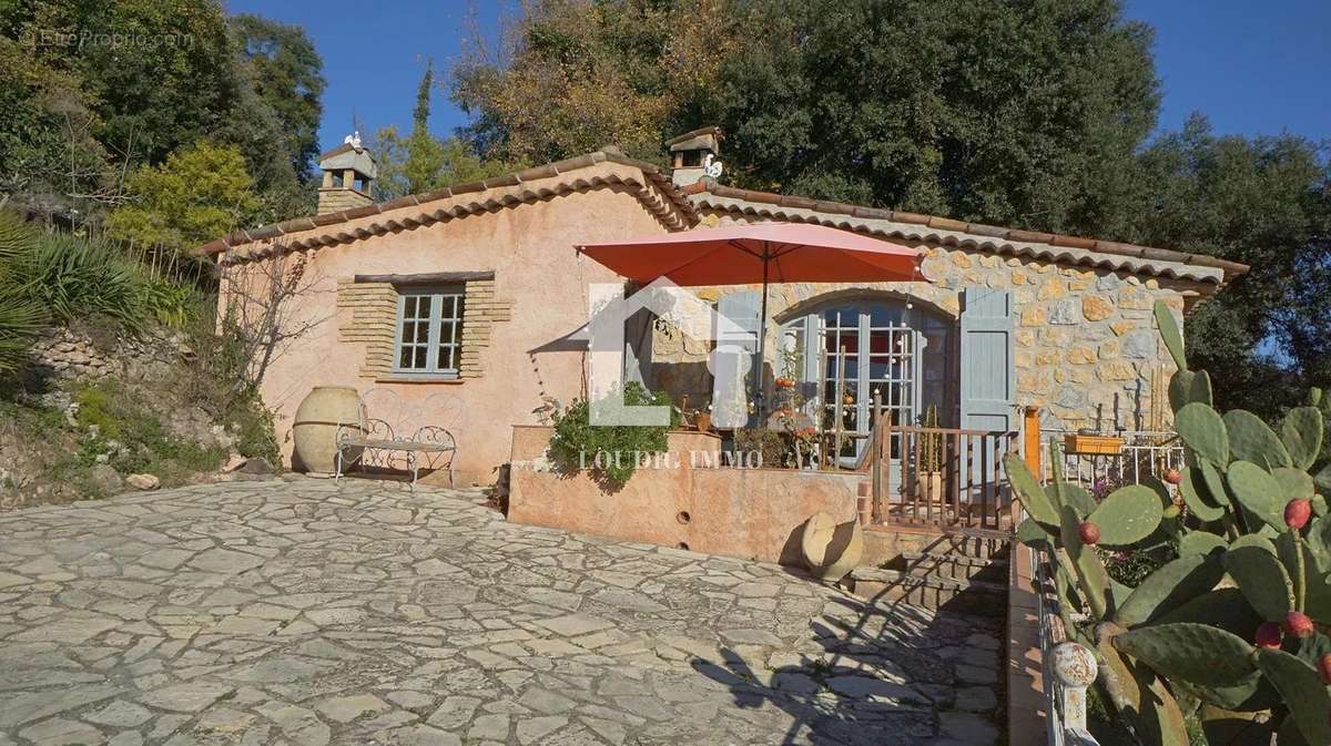 Maison à TOURRETTES-SUR-LOUP