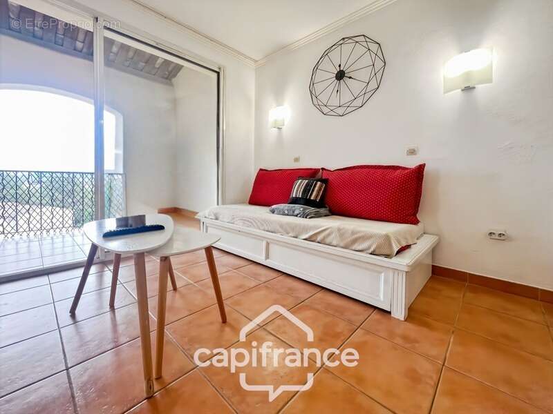 DOMAINE DE PONT ROYAL Appartement meublé  DERNIER ETAGE vue dégagée 31m2 et 7 m2 de loggia, 1 chambre double & salle de bains - photo 7