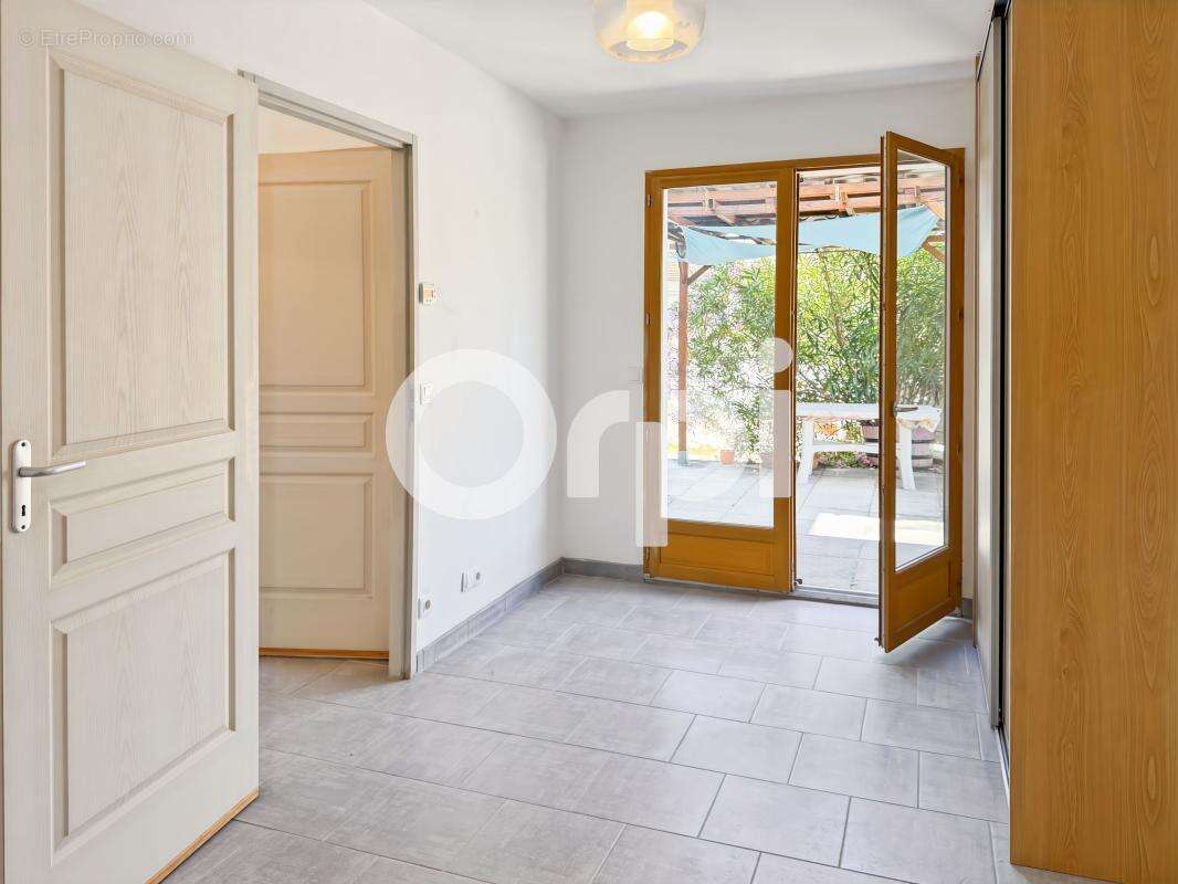 Maison à RUOMS