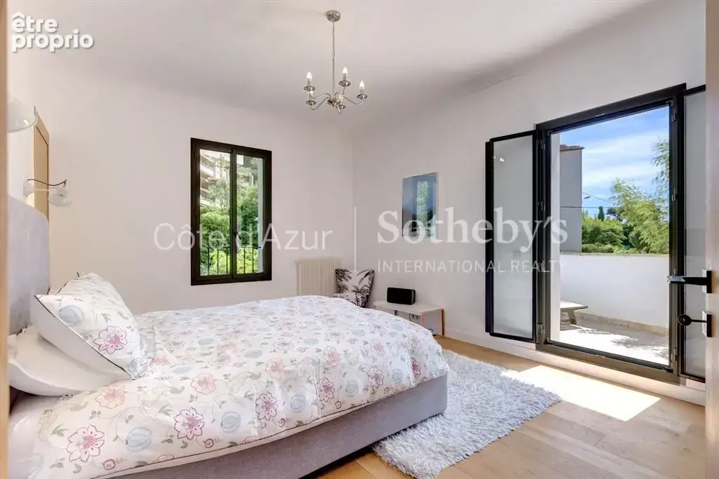Cannes Californie villa contemporaine rénovée avec piscine chauffée et jardin paysager - photo 12