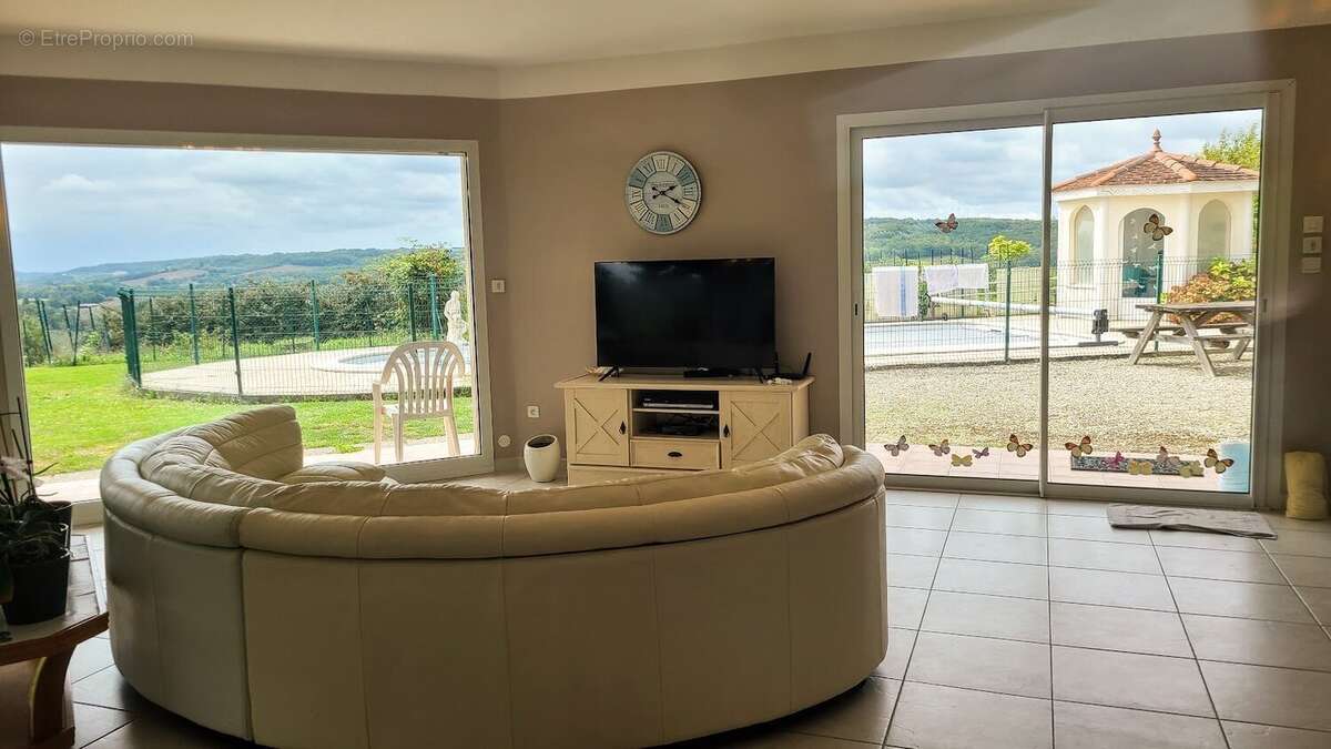 Maison entre Lauzerte et Montcuq avec vue panoramique - photo 8