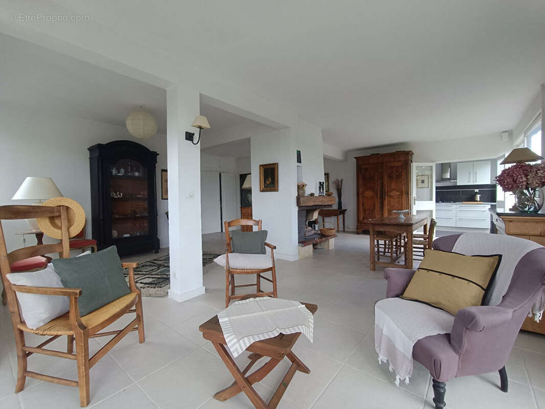 Appartement à FONTENAY-LE-FLEURY